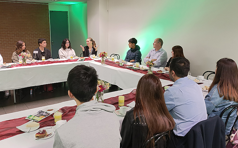 Estudiantes nuevos de UST Viña del Mar comparten desayuno de bienvenida con autoridades de sede