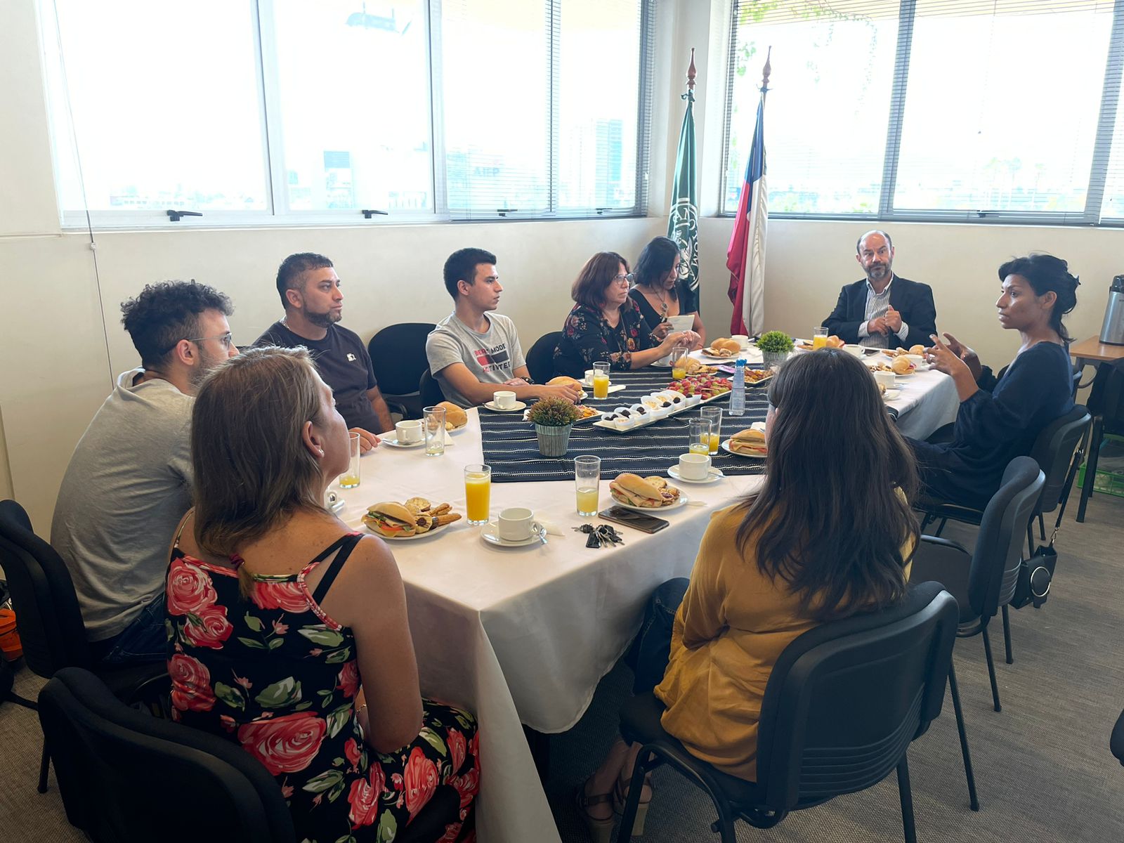 Alumnos de primer año compartieron café con autoridades de Santo Tomás San Joaquín