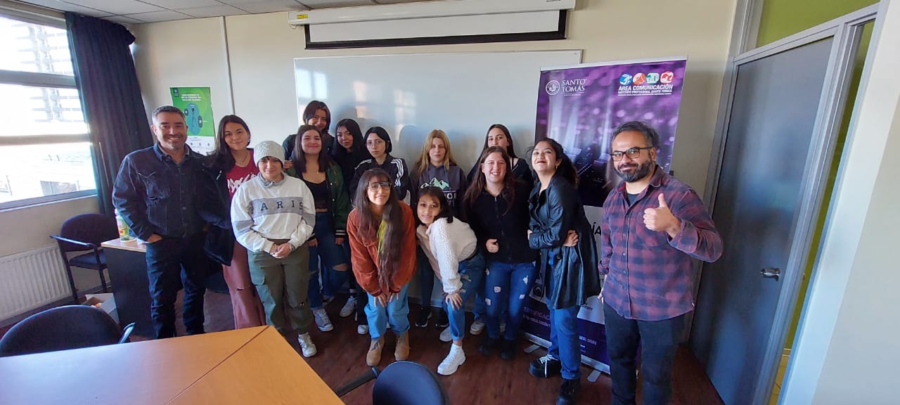 Estudiantes de Sonido se reúnen para compartir sus experiencias y expectativas como mujeres en esta área