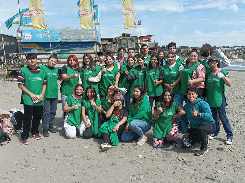 Cientos de estudiantes tomasinos de Arica a Punta Arenas realizaron Mechoneo Solidario