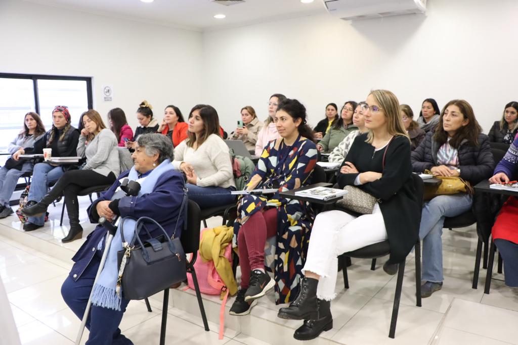 36 emprendedoras maulinas inauguraron el bootcamp de Factor F para potenciar sus negocios