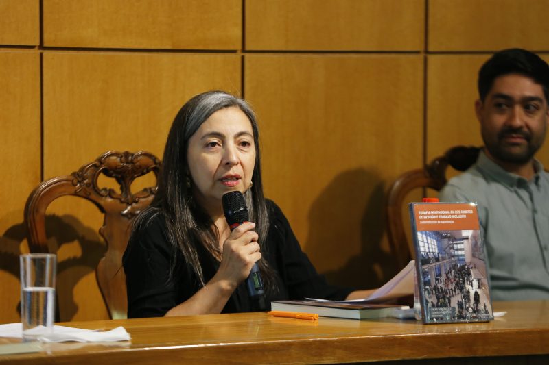 “Terapia Ocupacional en los ámbitos de gestión y trabajo inclusivo”: DNE Alejandra Jara participa en lanzamiento de inédito libro