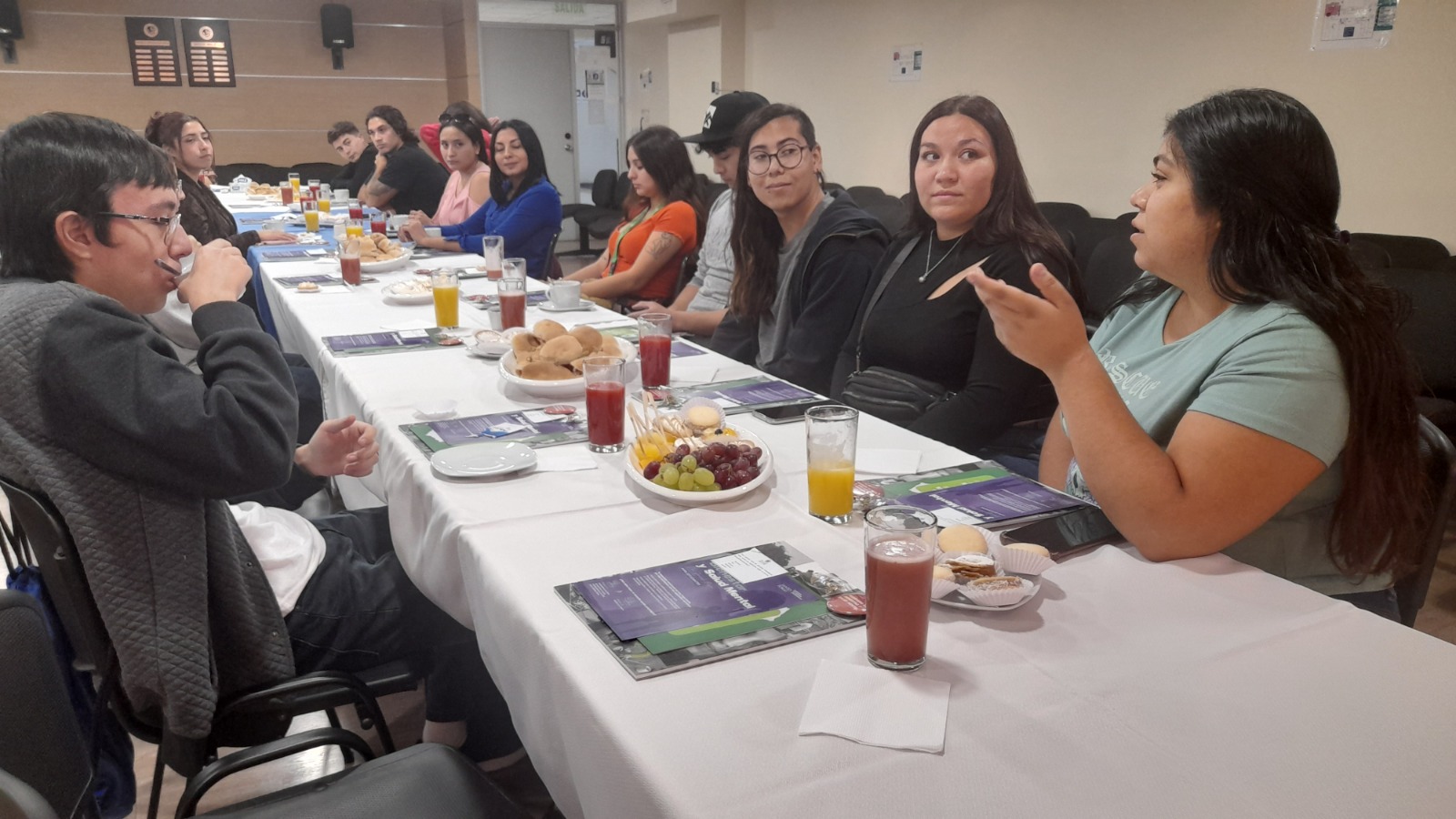 Delegados de curso desayunaron con autoridades de Santo Tomás Rancagua