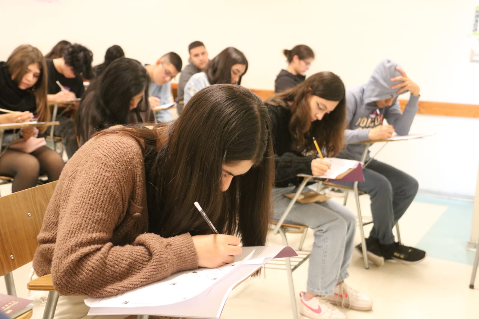 Cientos de estudiantes secundarios de la región de Coquimbo rindieron el ensayo de la prueba PAES en Santo Tomás