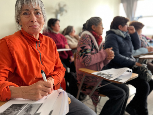 Agricultores de Talagante asisten a clase en Sede Santiago Centro