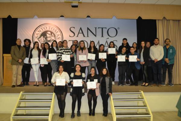 101 estudiantes de Santo Tomás Copiapó reciben becas internas por sus logros académicos y deportivos