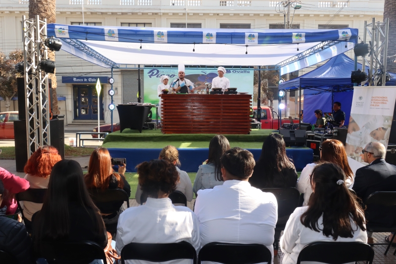 Carrera de Gastronomía de Santo Tomás Ovalle participó en “Cocina en vivo” por Día Nacional del Pisco