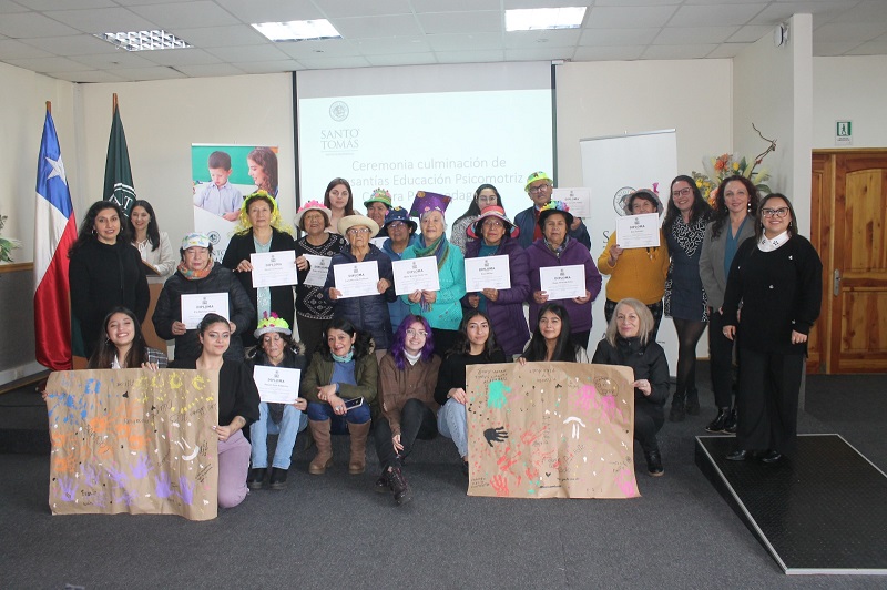 Clubes de adulto mayor fueron beneficiados con actividades de estudiantes de Psicopedagogía del IP Santo Tomás de Osorno