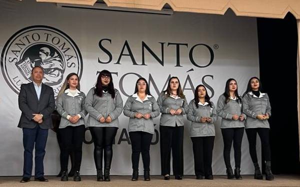 Estudiantes de Servicio Social de Santo Tomás Copiapó reciben su investidura 