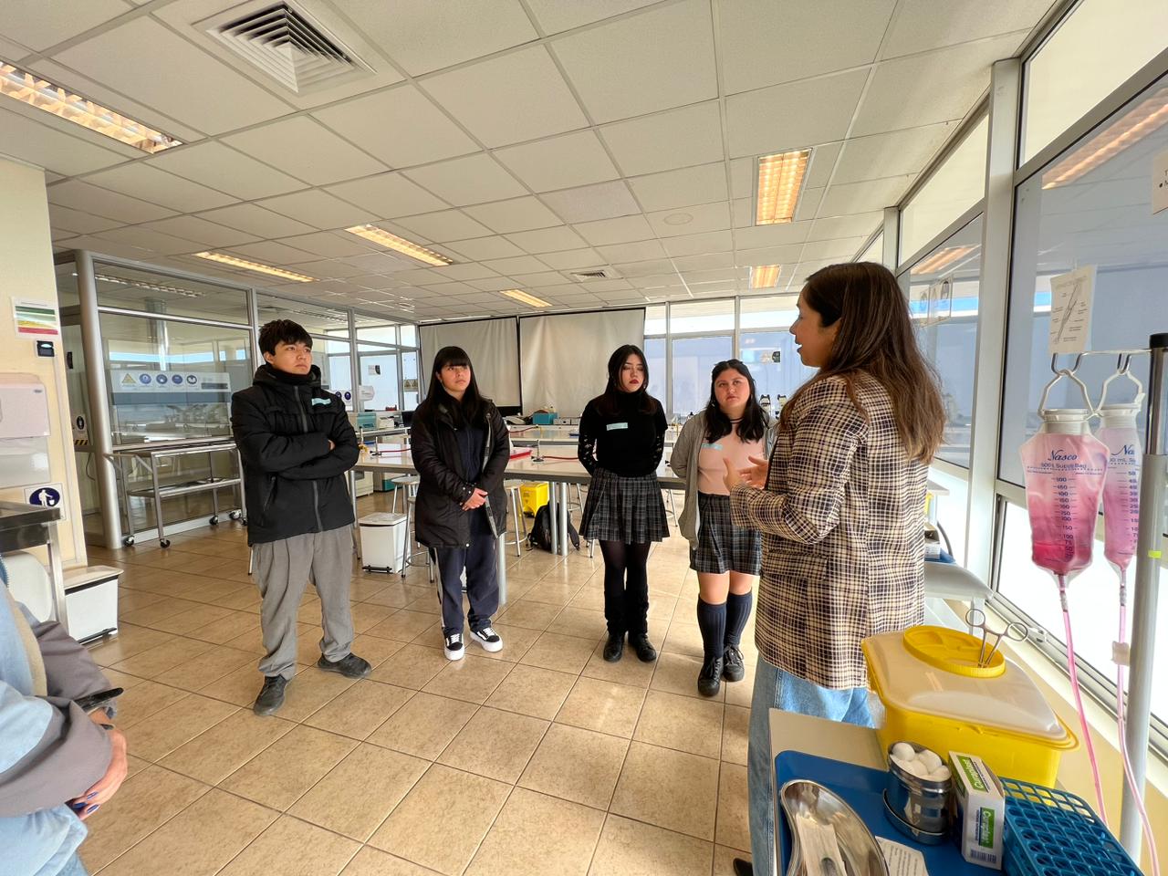 Más de 300 estudiantes de liceos de la comuna participaron en “Tomasino por un Día”