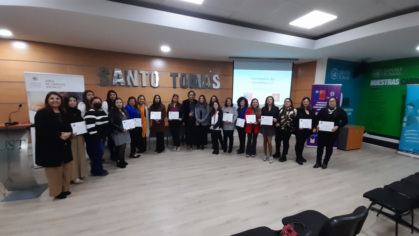 Certifican a nuevas agentes de cambio en materia de violencia contra las mujeres en Santo Tomás La Serena