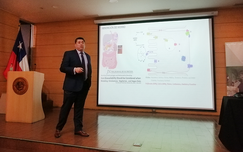 Egresados y egresadas de Tecnología Médica de UST Viña del Mar se reencuentran en Taller de Actualización de Anemias