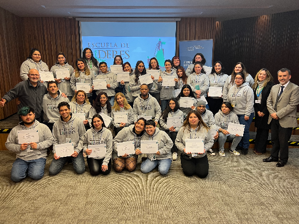 Tomasinos de Santiago Centro participan en Escuela de Líderes