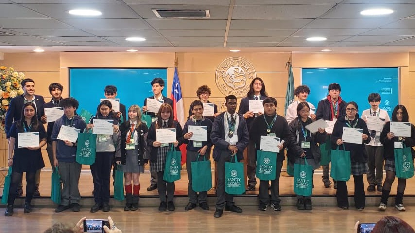 Diez colegios de O’Higgins participaron en concurso de deletreo en inglés organizado por Santo Tomás