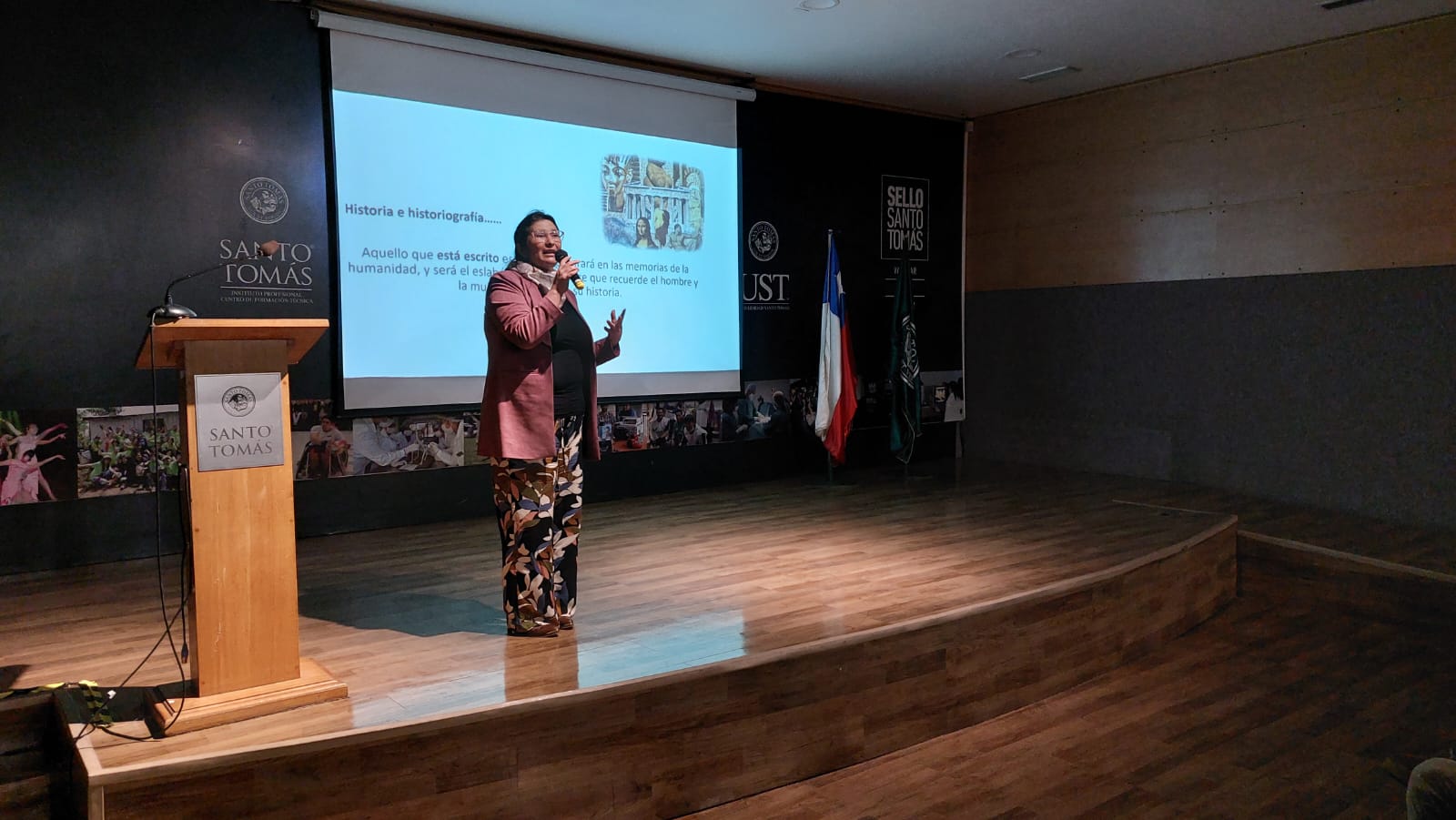 Estudiantes de Santo Tomás Concepción participaron del Seminario “Mujer e Historia”