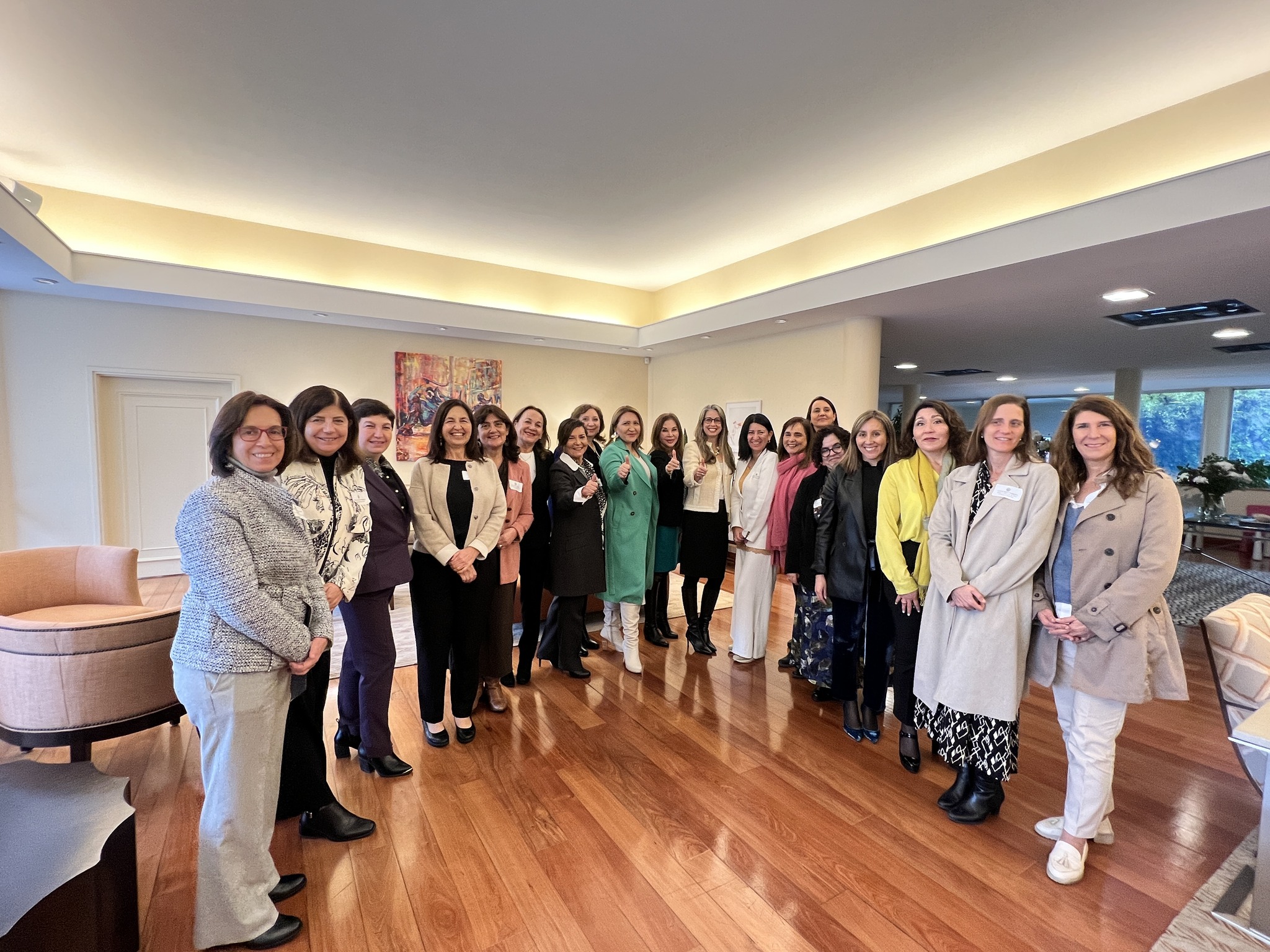 Rectora Nacional UST, Claudia Peirano, participa de encuentro con Embajadora de EE.UU.