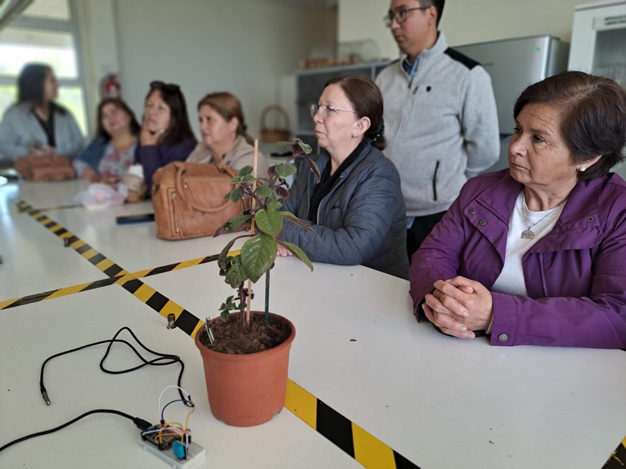 Santo Tomás y Prodesal se unen para modernizar el trabajo agrícola de las mujeres en Coihueco