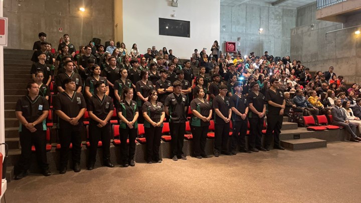 Estudiantes de Kinesiología vivieron su ceremonia de investidura en UST La Serena