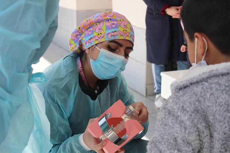 Escolares de La Pintana recibieron educación y aplicación de flúor gracias a Proyecto de Vinculación con el Medio