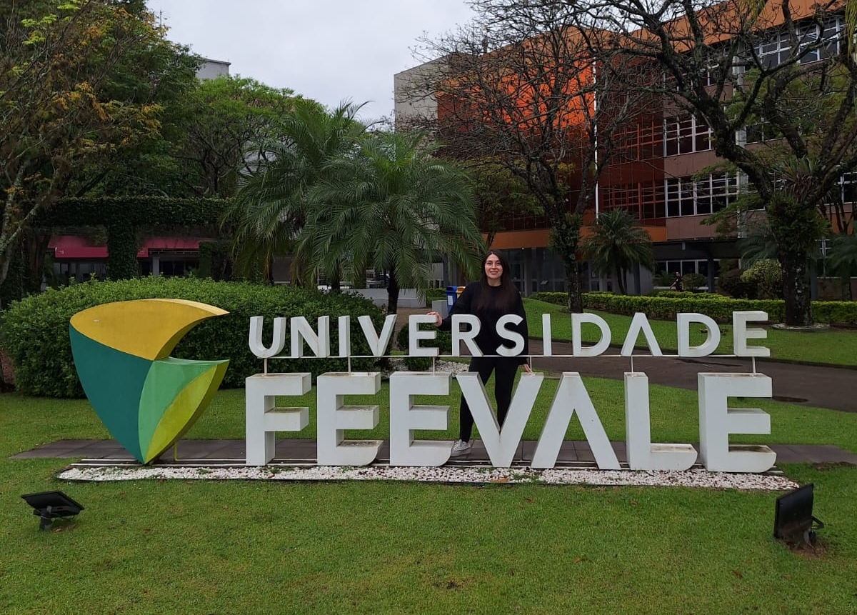 Estudiante de UST Temuco finaliza su último internado profesional en Universidad de Feevale en Brasil