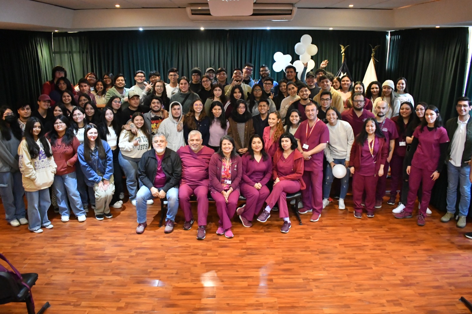 Estudiantes de Tecnología Médica de la Universidad Santo Tomás recibieron su investidura