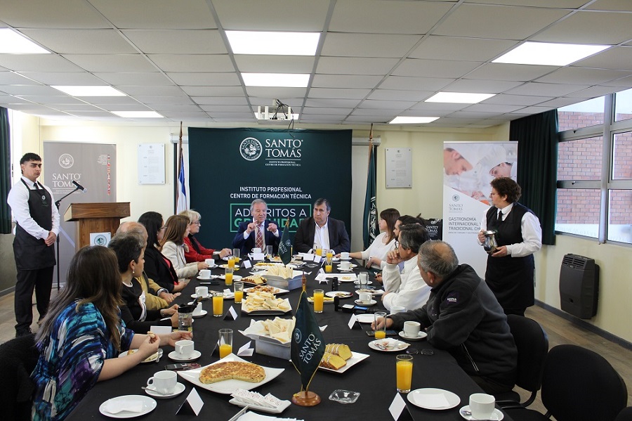 Santo Tomás reconoció labor de los trabajadores de los medios de comunicación