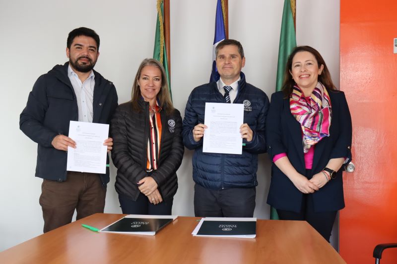 Gracias a firma de convenio estudiantes del área social podrán acceder a conocimientos en mediación familiar y convivencia escolar