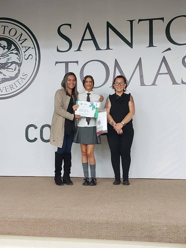 Matilde Godoy Torres obtuvo el Primer lugar del programa/concurso de inglés de Santo Tomás Copiapó “Pitch Yourself”