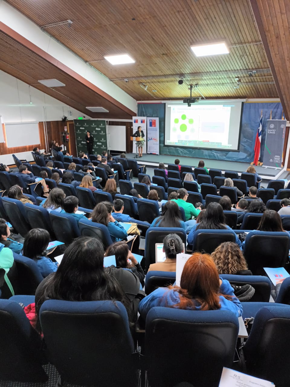 Técnico en Educación Especial tuvo destacada participación en Seminario de Buenas Prácticas Inclusivas