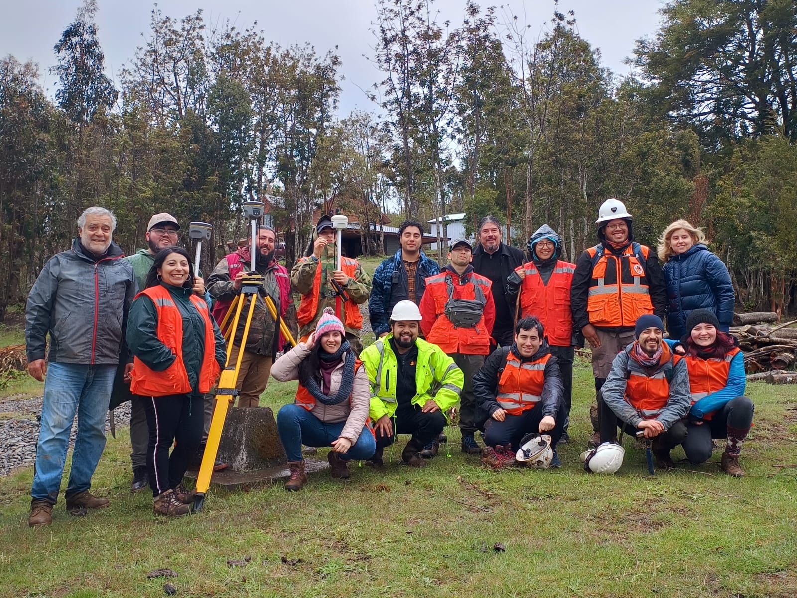 Estudiantes de Santo Tomás Temuco apoyaron a pequeños mineros de la comuna de Carahue