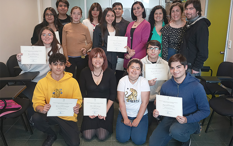 Centro de Aprendizaje de sede Viña del Mar otorga distinciones a participantes del Programa de Mentoring Inclusivo