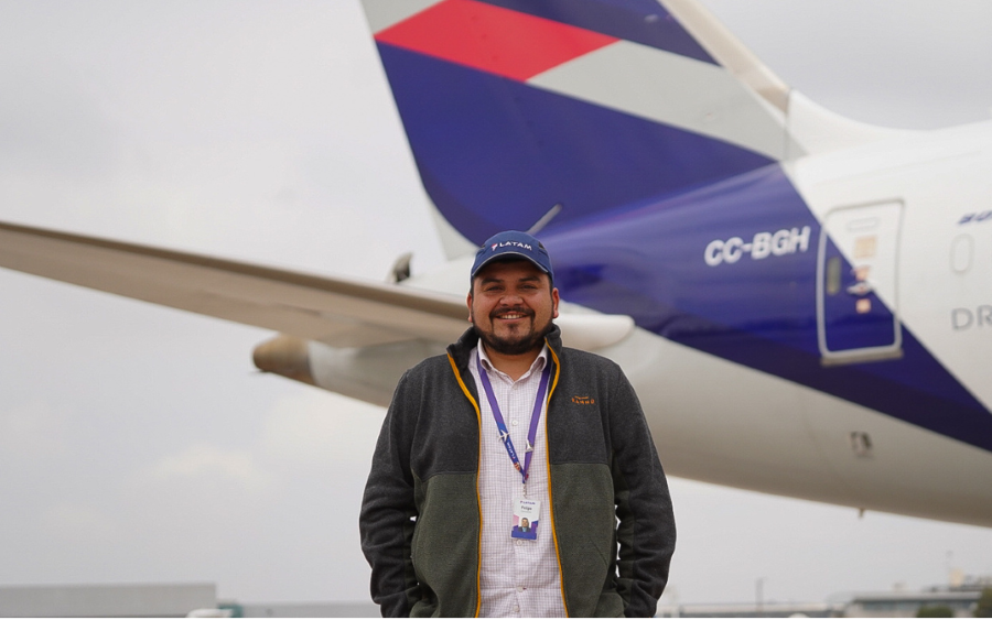 Carmelino aporta con sus conocimientos a la aerolínea Latam