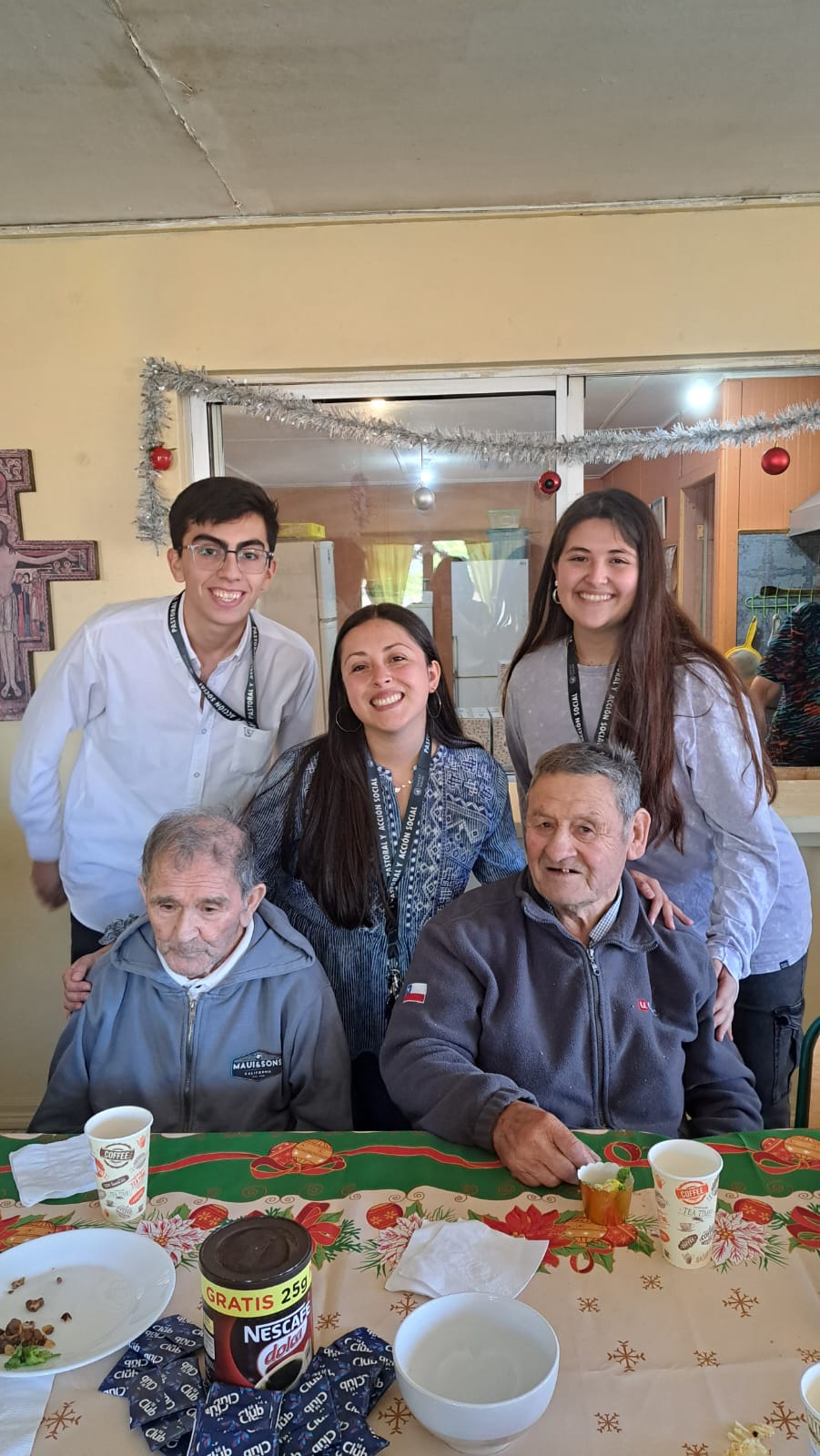 PASTORAL SANTO TOMÁS LOS ÁNGELES APADRINA HOGAR DE ABUELITOS DE NACIMIENTO