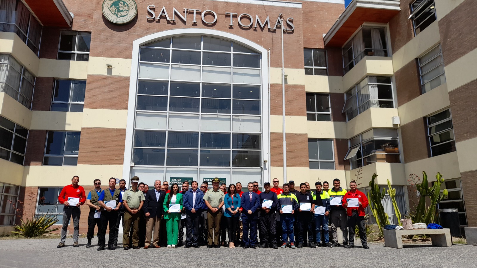 Carabineros y Santo Tomás La Serena realizan seminario enmarcado en el convenio OS-14 con los municipios de la provincia de Elqui