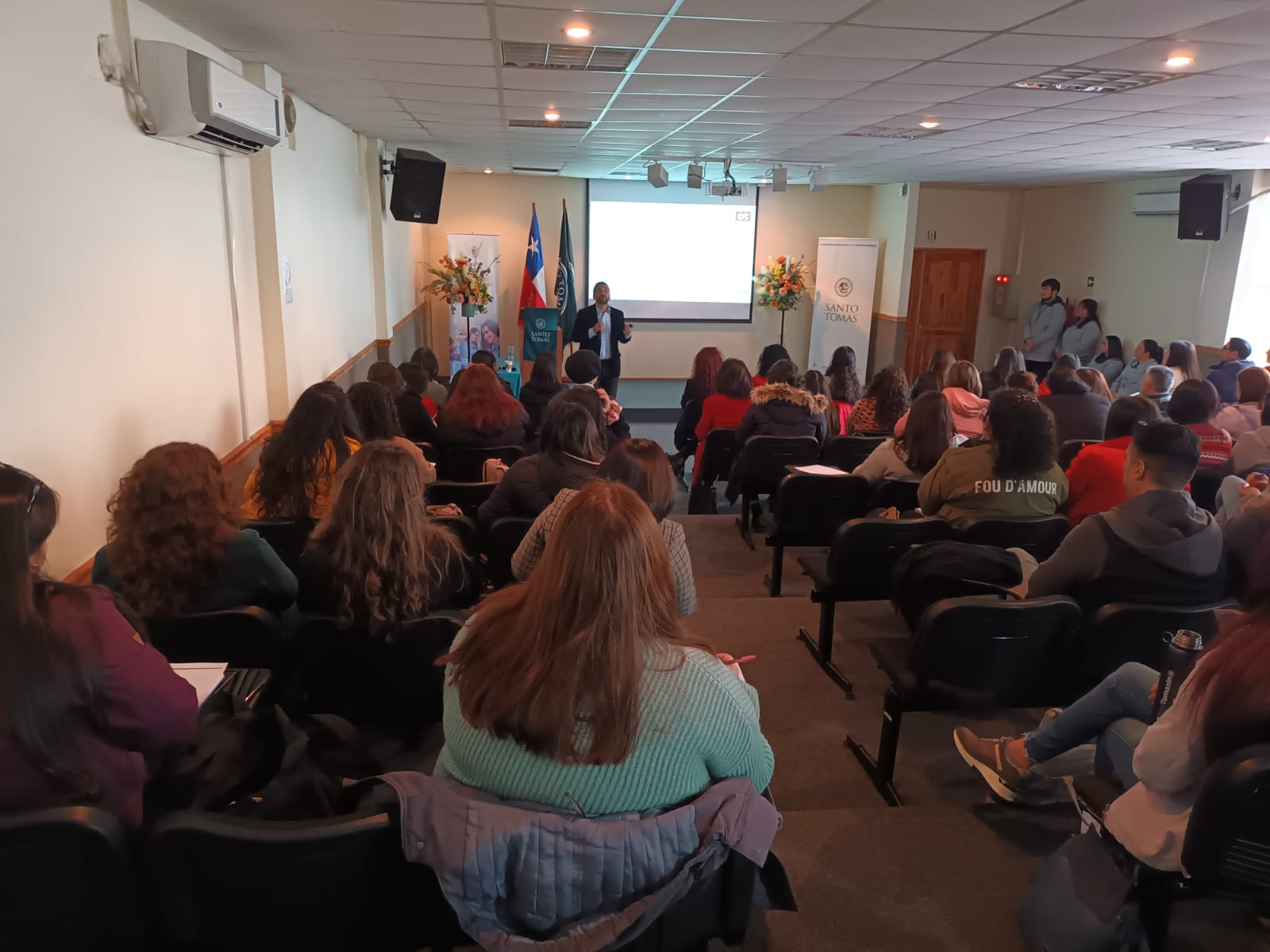 Santo Tomás Osorno organiza charla sobre la relevancia de la educación emocional y el autocuidado docente