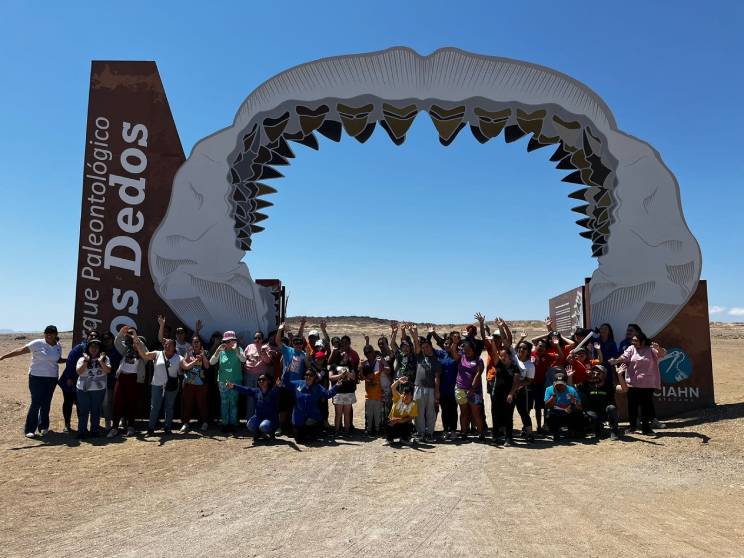 Estudiantes del área de educación realizaron actividad con alumnos de la Escuela los Conejitos en el Parque Paleontológico de Caldera