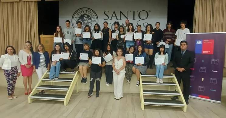 25 estudiantes de educación técnico-profesionales participan del English Summer Camp en Copiapó