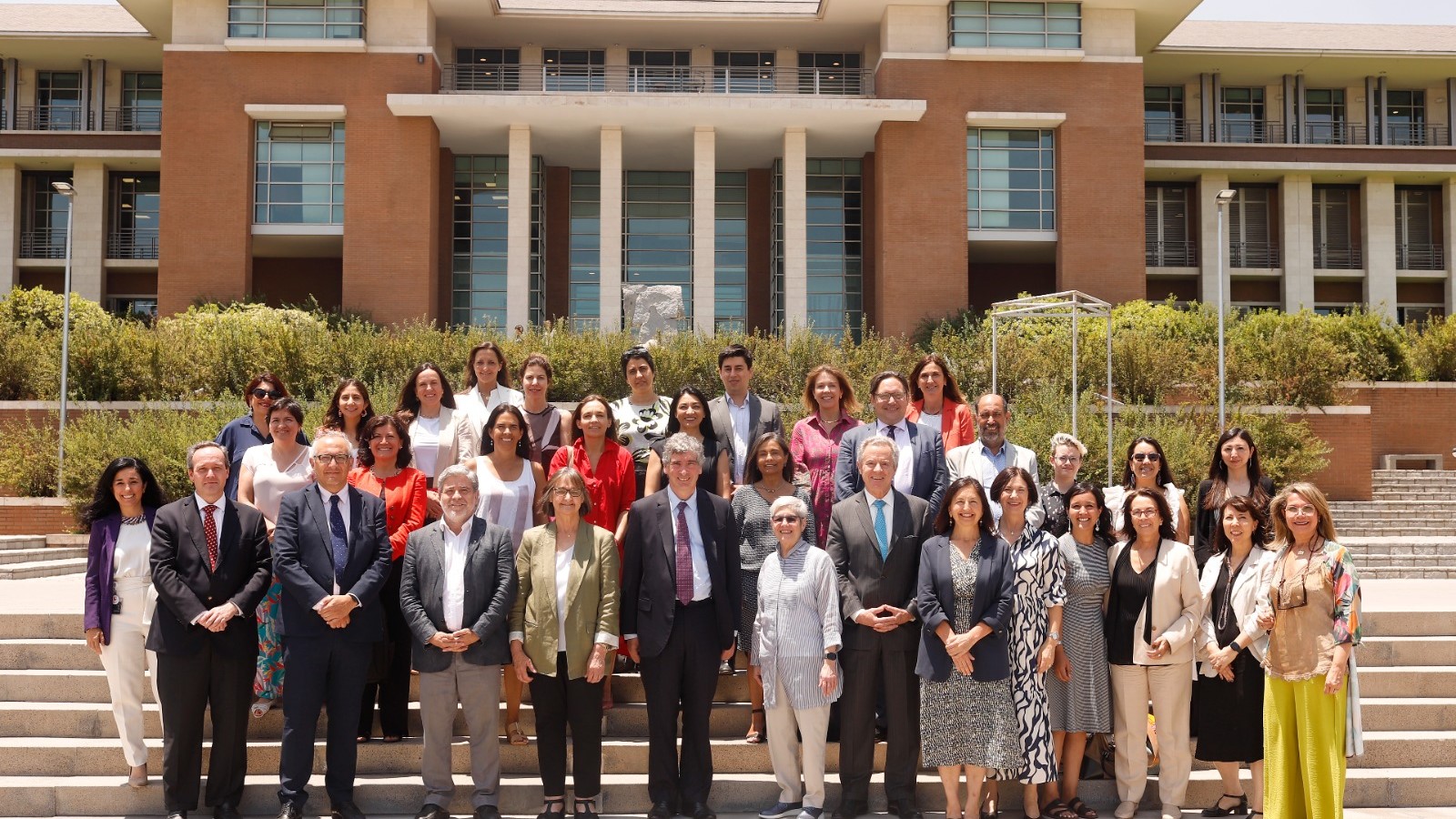 Universidad Santo Tomás releva su compromiso con la igualdad de género al participar en Alianza de Mujeres en la Academia (AMA)