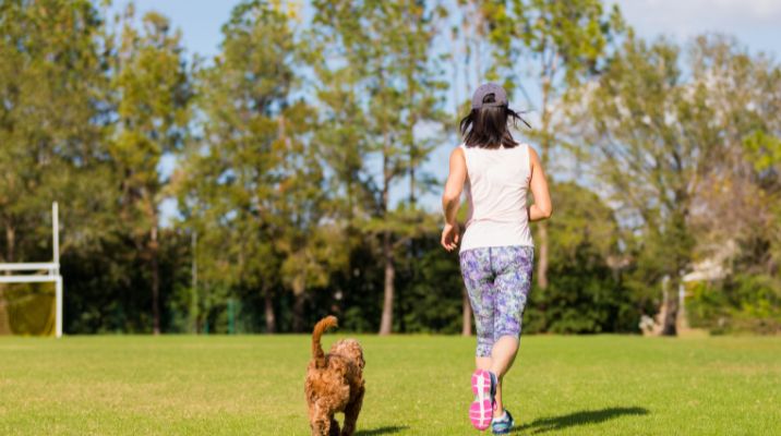 Expertos en actividad física de Santo Tomás Temuco entregan consejos para disfrutar del deporte en Verano