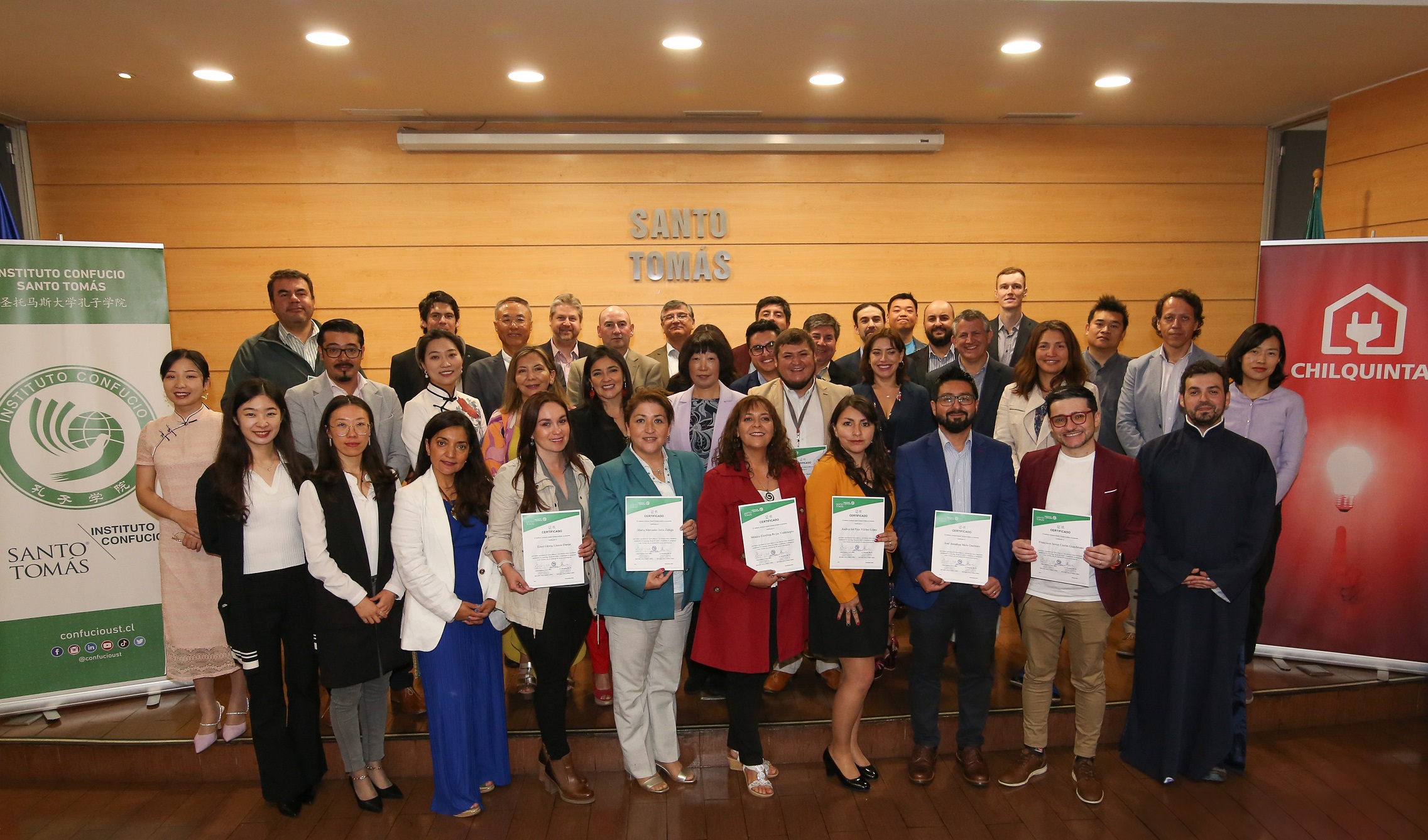 Instituto Confucio ST impartió chino mandarín a colaboradores de Chilquinta