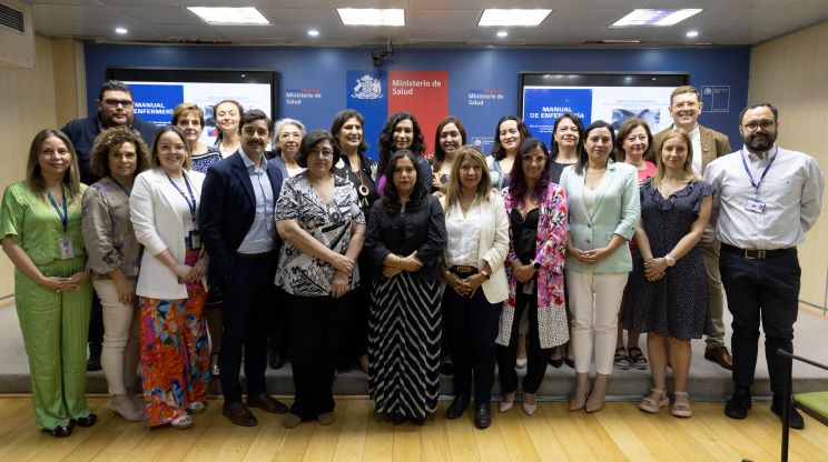 Docentes UST colaboran con MINSAL en la creación de Manual de Enfermería para Personas Mayores