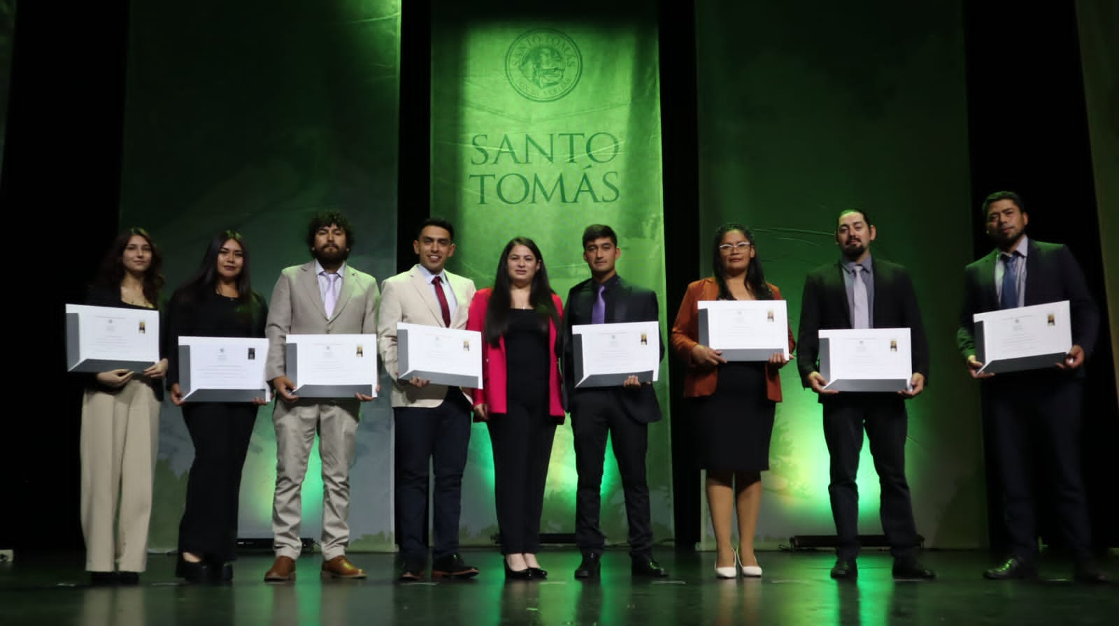 Más de 700 nuevos profesionales y técnicos se titulan de Santo Tomás Temuco