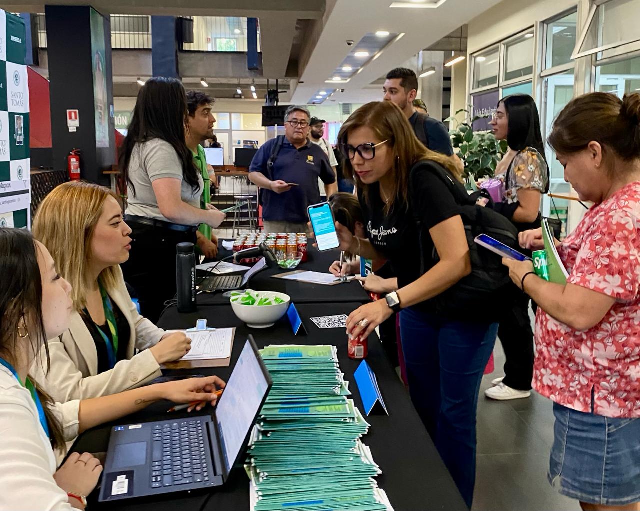 Semana 0: Sede Santiago Centro realiza su primera Feria de Servicios de 2024