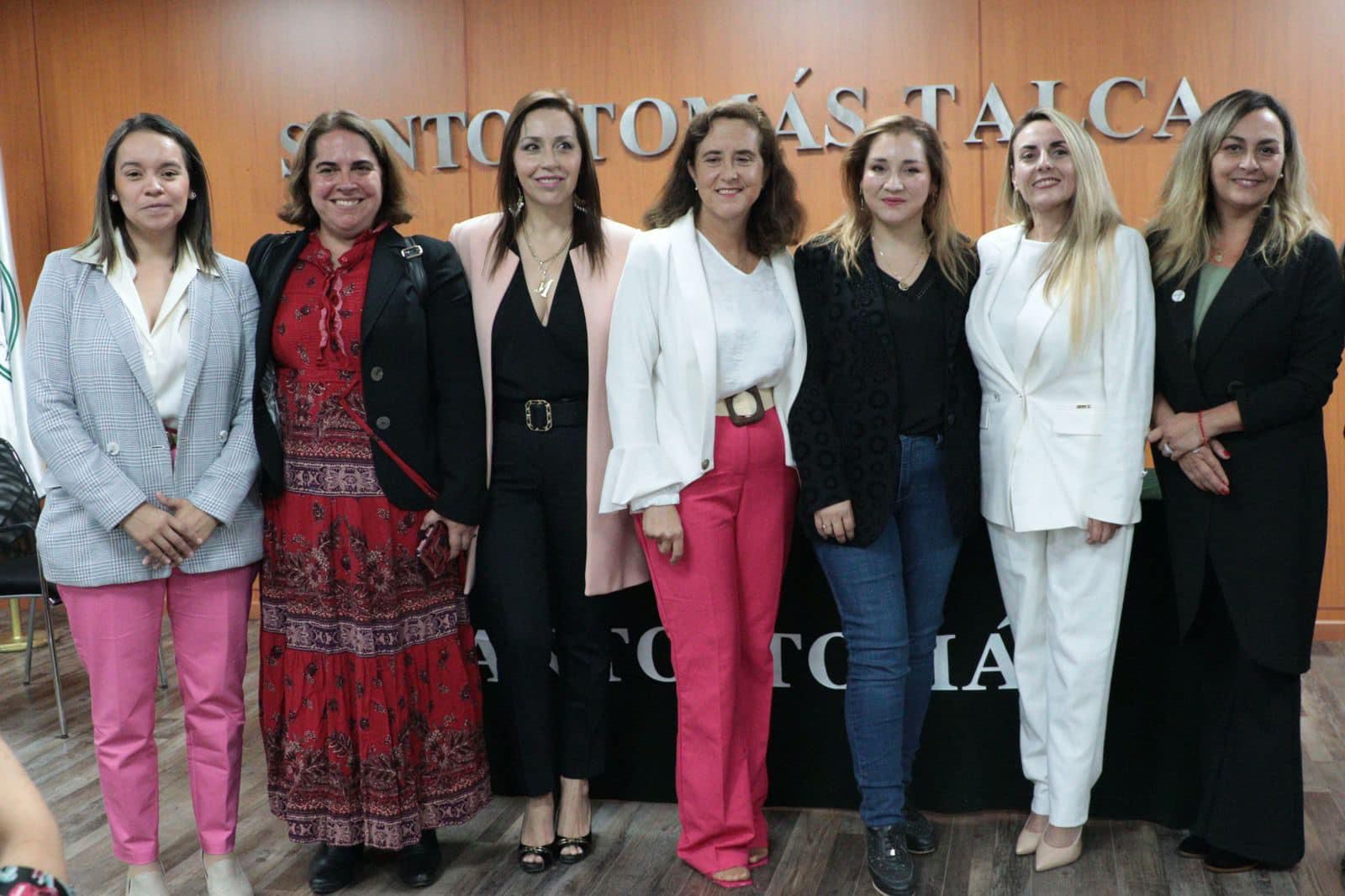 Mujeres líderes protagonizan seminario organizado por Santo Tomás Talca