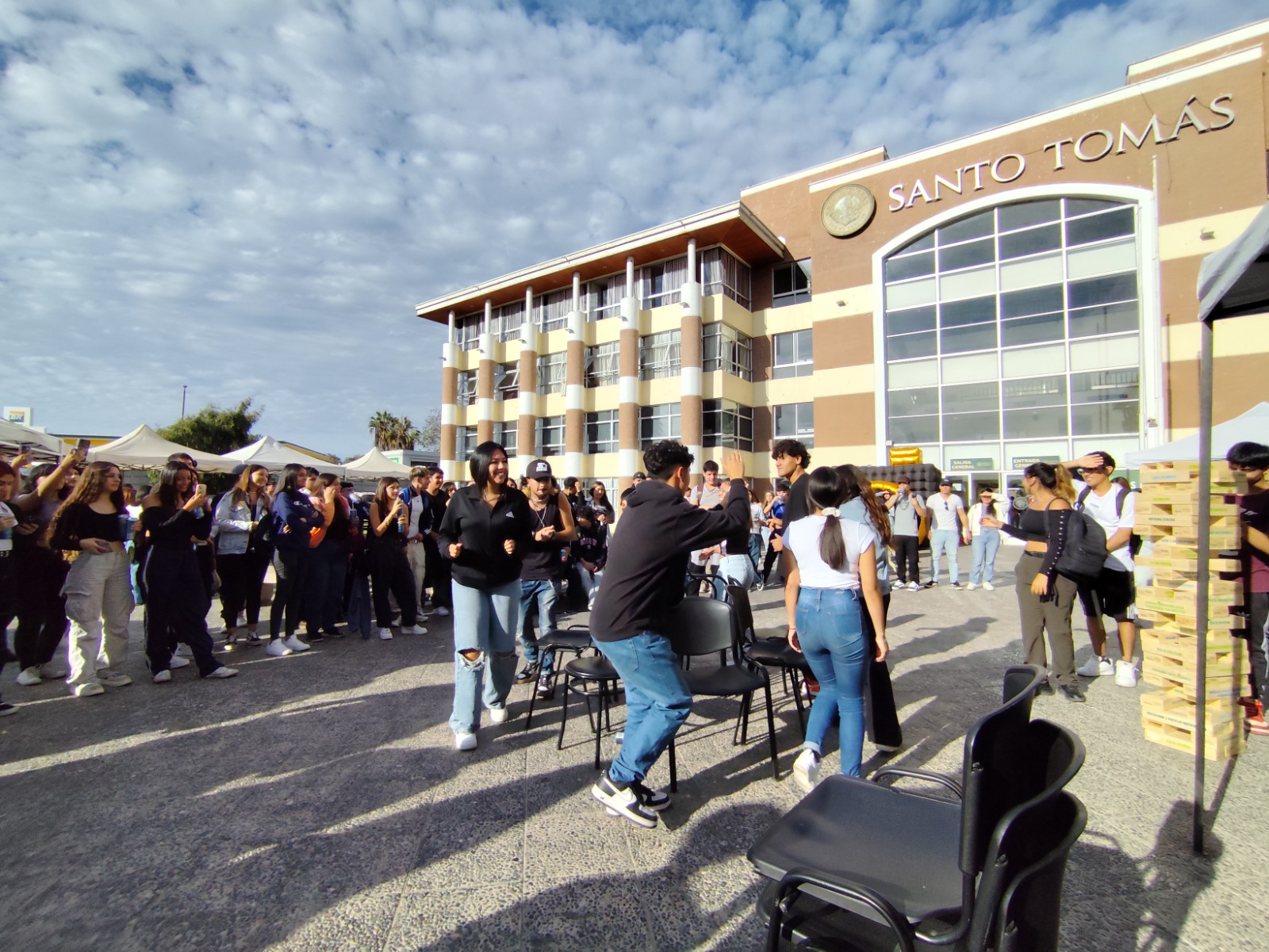 Más de 1000 estudiantes dieron vida a la Bienvenida Tomasina en Santo Tomás La Serena