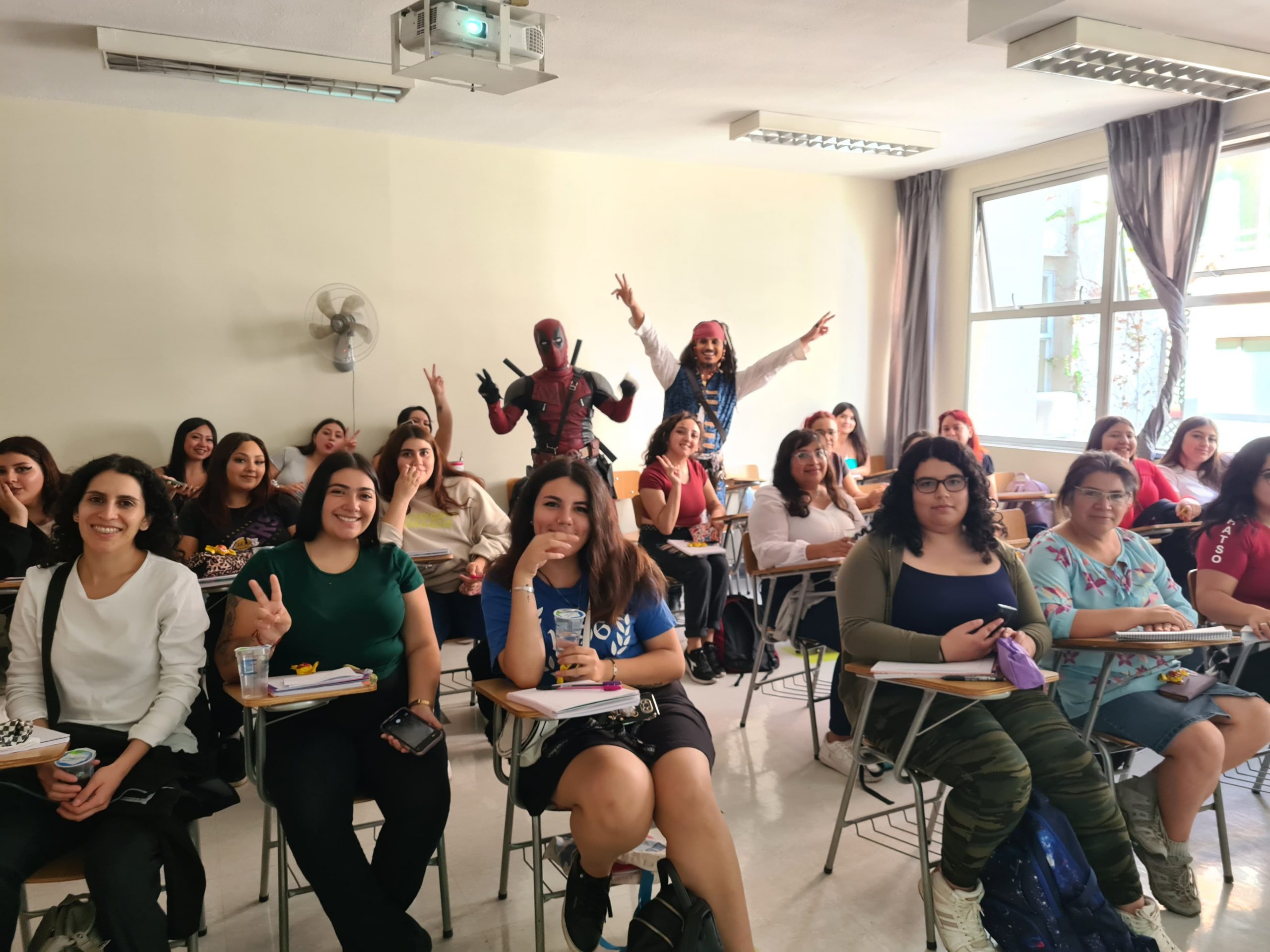 Bienvenida Tomasina: Estudiantes celebran el inicio de año en Sede Santiago Centro