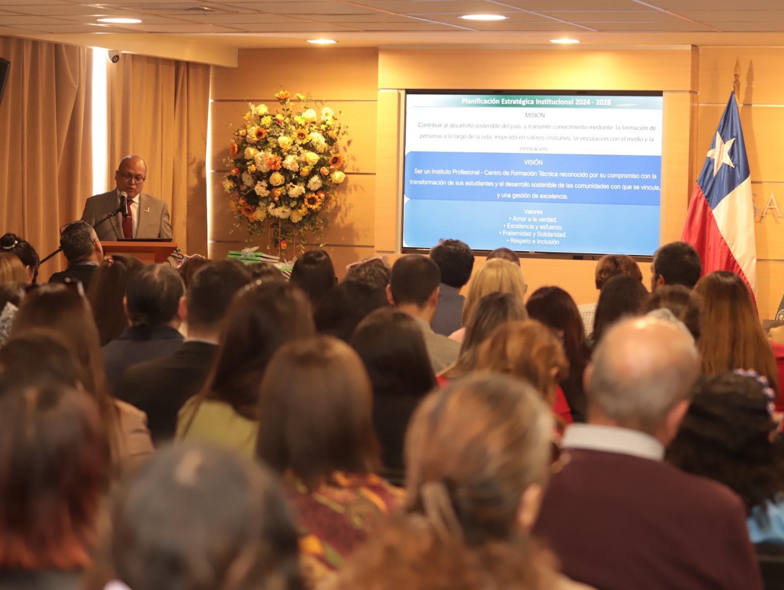 Santo Tomás Rancagua inauguró su año académico 2024 y presentó el libro “40 años de Nuestro Sello”