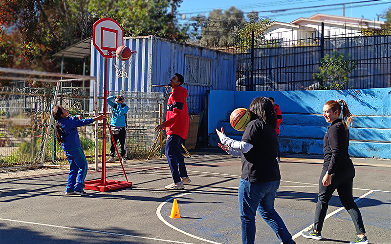 Vinculación con el Medio: Taller de Básquetbol Inclusivo de UST Viña del Mar vuelve a escuelas de Quilpué