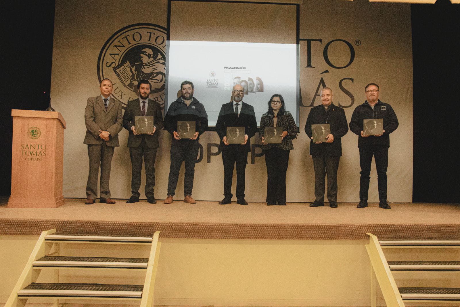 Santo Tomás Copiapó realizó presentación del libro “Tú Puedes: 40 años de nuestro Sello”