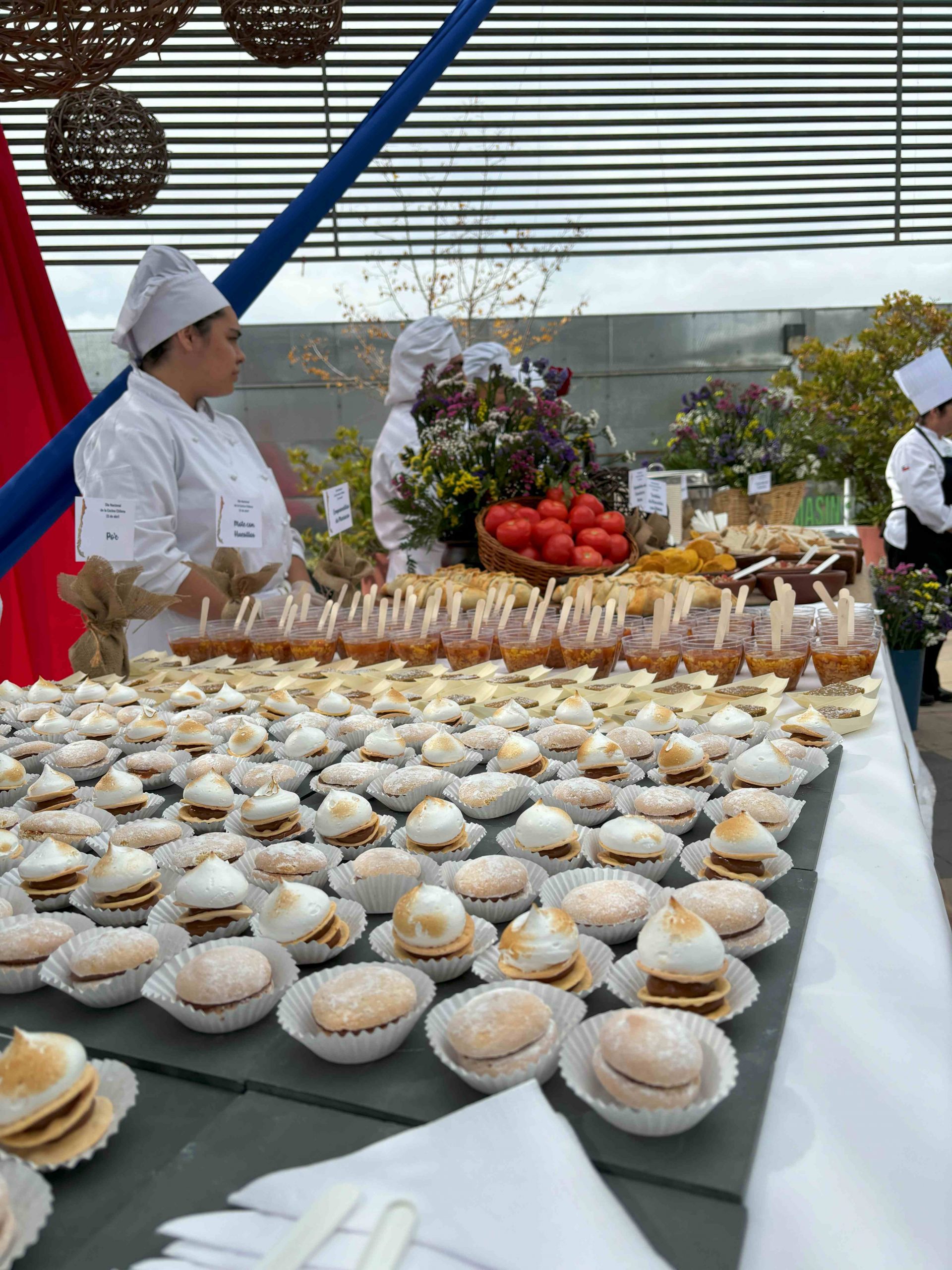 CARRERA DE GASTRONOMÍA DE SEDE CURICÓ REALIZÓ EXITOSA INTERVENCIÓN GASTRONÓMICA ABIERTA A TODA LA COMUNIDAD tomasina.